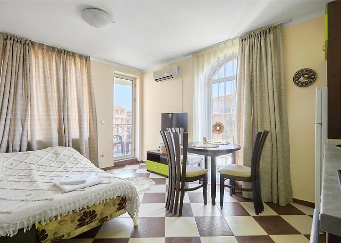 Hacienda With Pool By Flat Mаnаger *