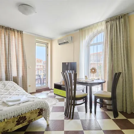 Hacienda With Pool By Flat Mаnаger *